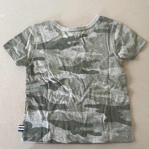 BNWT Splendid baby camo t-shirt. Baby size 6-12 M. - Picture 2 of 2